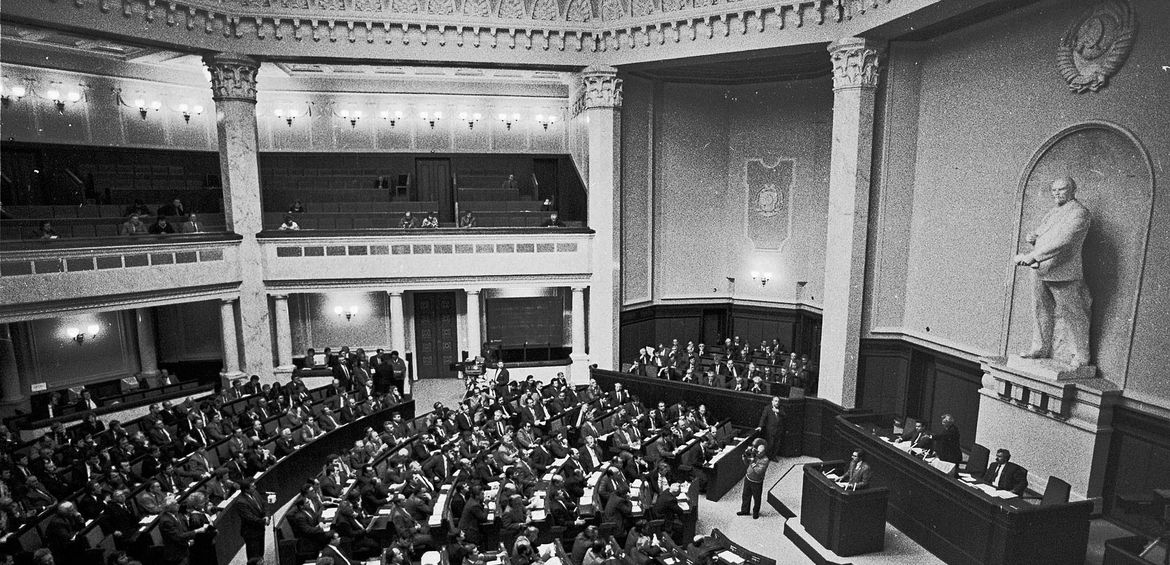 Past Continuous: Historical Policy 1980–2000: Ukraine and its Neighbours